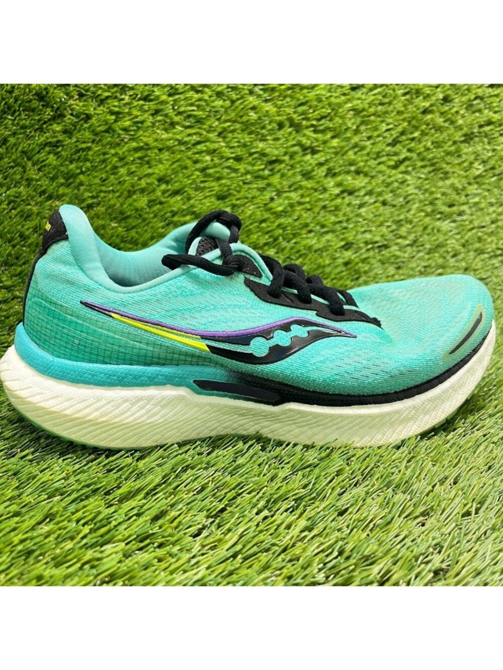 Saucony Triumph 19 Womens Size 8 Blue White Athletic Running Shoes Sneakers